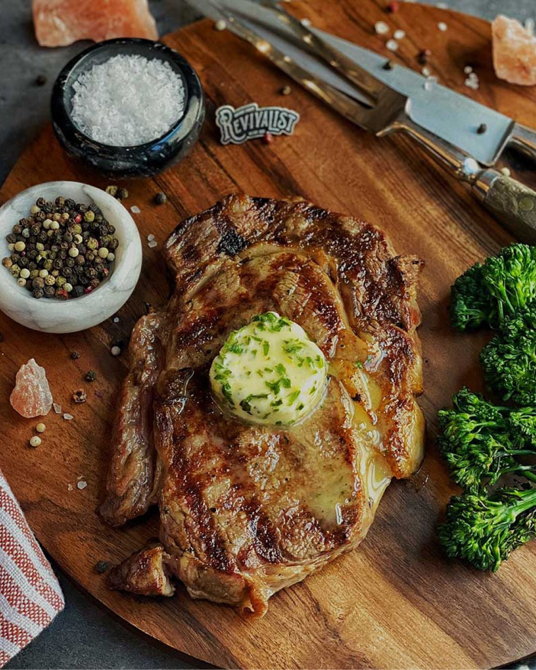 Located inside the historic 106 Jefferson Hotel, Revivalist brings European-inspired cuisine to Huntsville with a modern Southern twist. 🍽️ The menu highlights locally sourced ingredients, inventive flavors, and a dining atmosphere that feels both refined and welcoming. 

Whether you’re celebrating a special occasion or exploring Huntsville’s culinary scene, Revivalist delivers a memorable experience.

📍@revivalisthuntsville